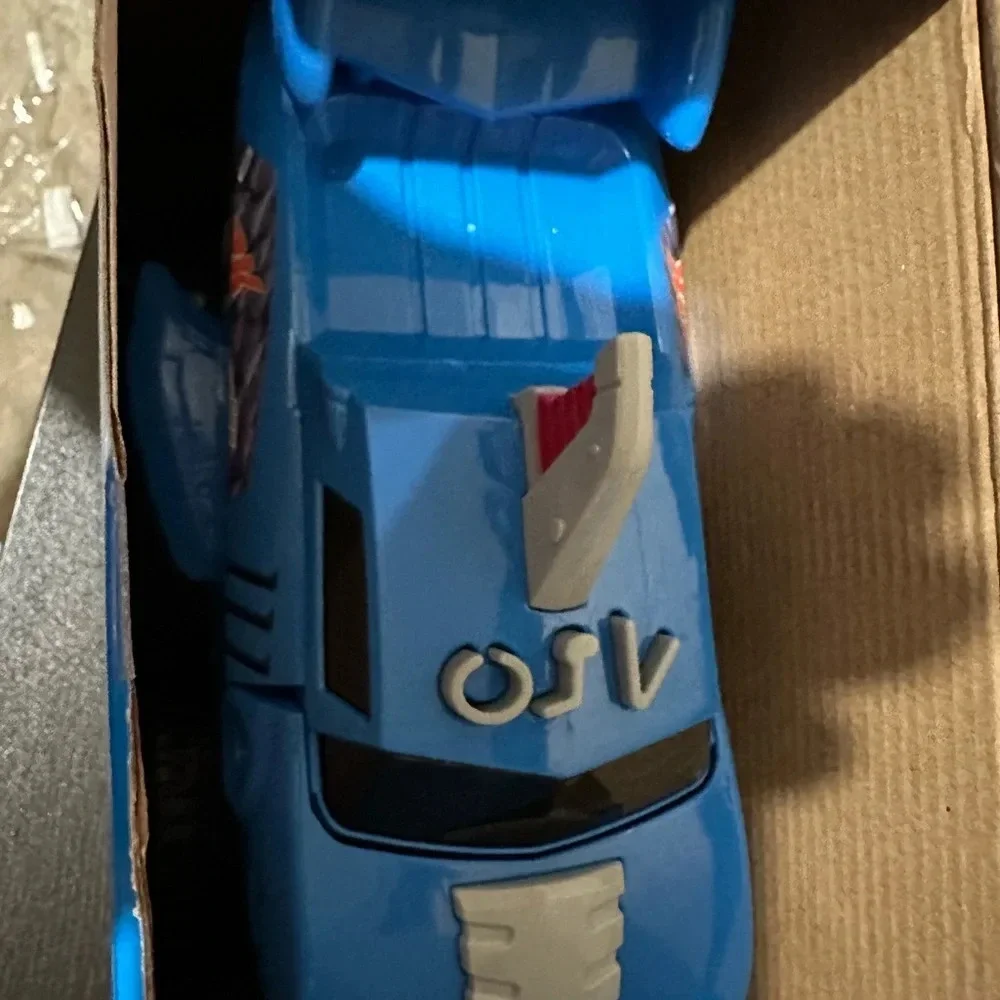 NWT -‎ Shark Monster Vehicle with lights, sounds and motorized. 3+